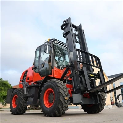 3 Tonluk Engebeli Arazi Forklifti